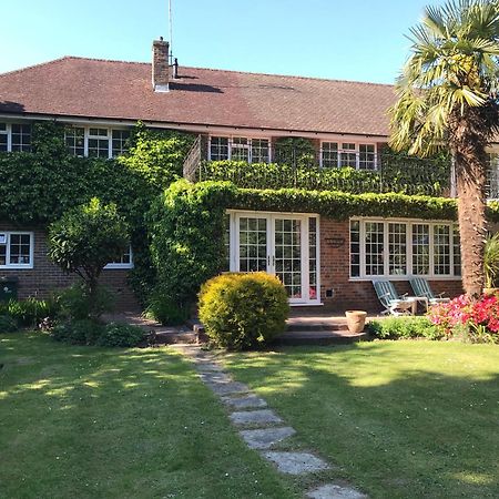 Tanglewood Gatwick Bed & Breakfast Crawley  Esterno foto