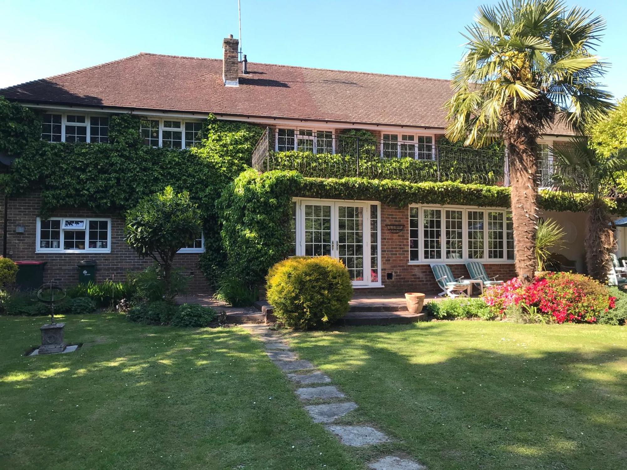 Tanglewood Gatwick Bed & Breakfast Crawley  Esterno foto